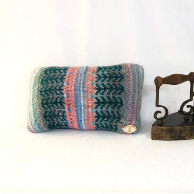 cojin-lumbar-verde-y-rosa