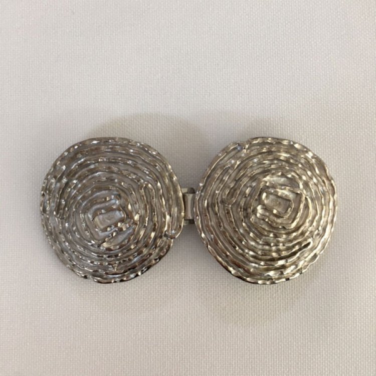 Broche redondo