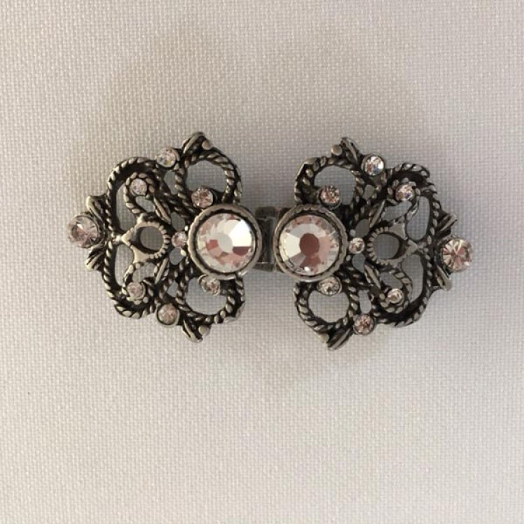 Broche brillantes