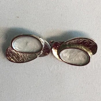 Broche hojas