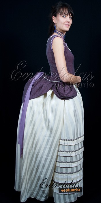 Bustle dress 1885